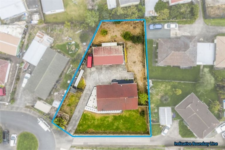Photo of property in 8 Pesaro Place, Clover Park, Auckland, 2023