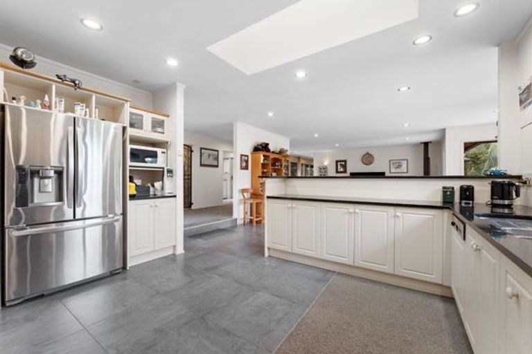 Photo of property in 40 Foster Road, Kumeu, 0891