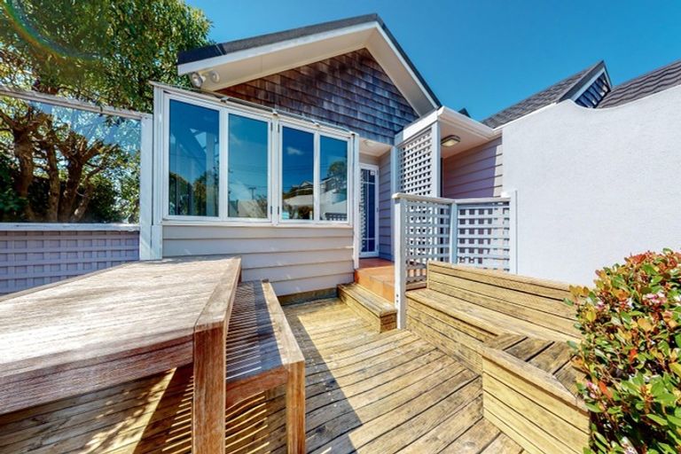 Photo of property in 4 Robieson Street, Roseneath, Wellington, 6011