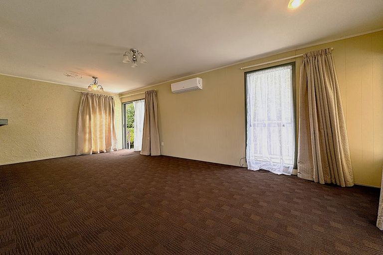 Photo of property in 3 Benita Place, Sunnyvale, Auckland, 0612