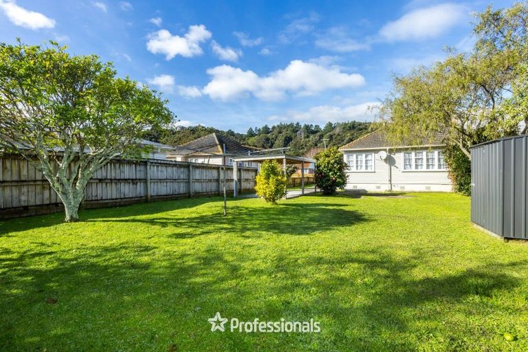 Photo of property in 17 Peck Street, Taita, Lower Hutt, 5011