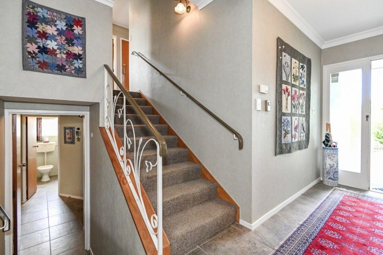 Photo of property in 1409 Warwick Place, Mayfair, Hastings, 4122