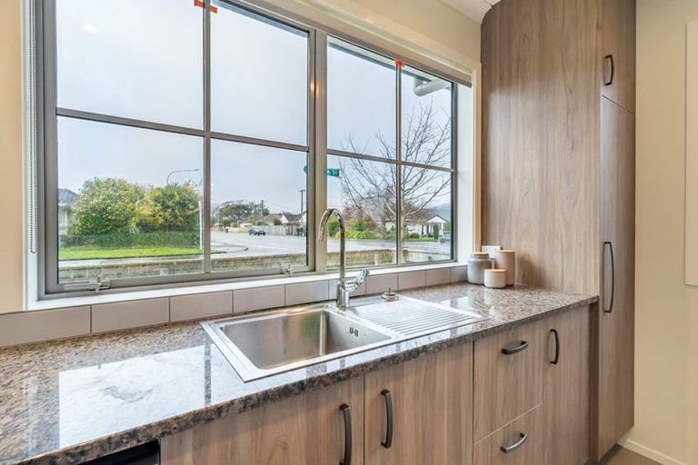 Photo of property in 1 Yeats Grove, Trentham, Upper Hutt, 5018