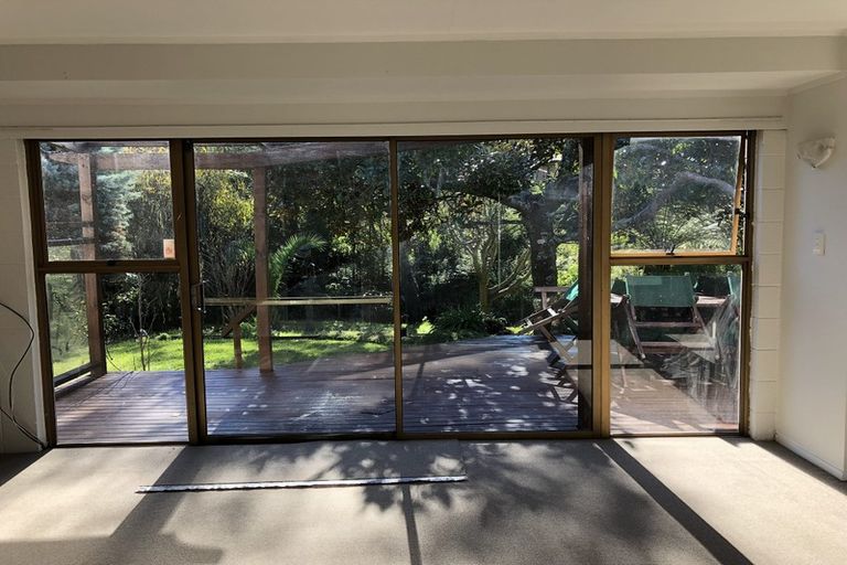 Photo of property in 2/29 Awaruku Road, Torbay, Auckland, 0630