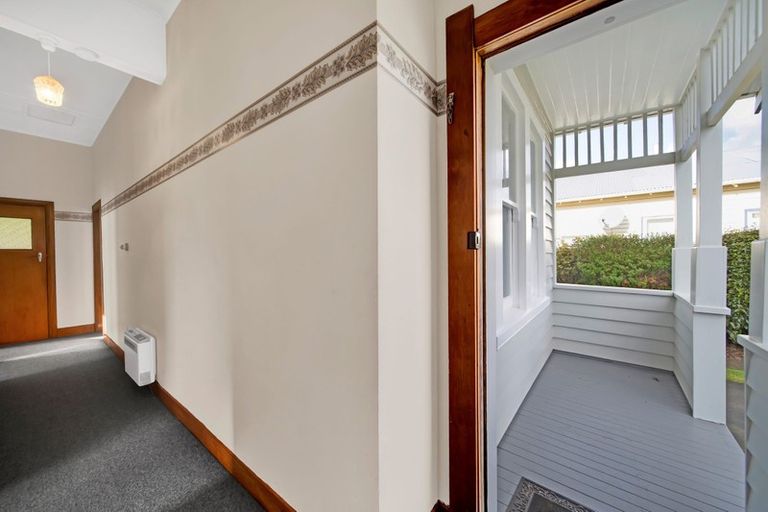 Photo of property in 10 Burns Street, Hawera, 4610