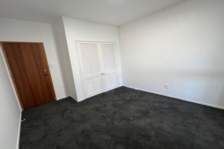 Photo of property in 24 Hurstbourn Priors, Goodwood Heights, Auckland, 2105