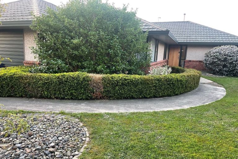 Photo of property in 7 Ron Place, Fitzherbert, Palmerston North, 4410