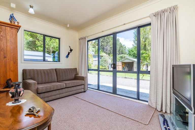 Photo of property in 6 Regent Street, Whakapirau, Maungaturoto, 0583