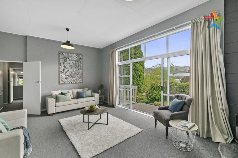 Photo of property in 14a Hawthorn Crescent, Stokes Valley, Lower Hutt, 5019