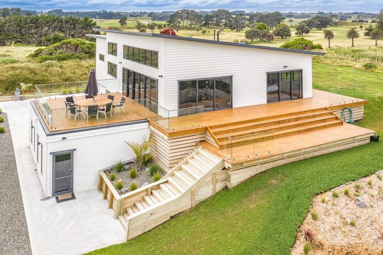 Photo of property in 34 Golf Vue Place, Castlecliff, Whanganui, 4501