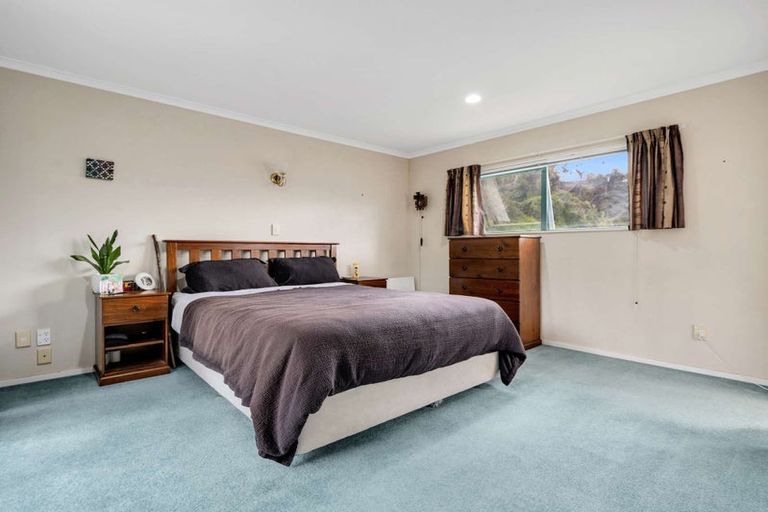 Photo of property in 30 Capricorn Place, Kawaha Point, Rotorua, 3010