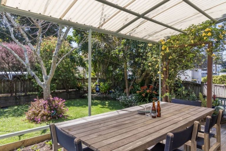 Photo of property in 1/16 Puriri Avenue, Greenlane, Auckland, 1051