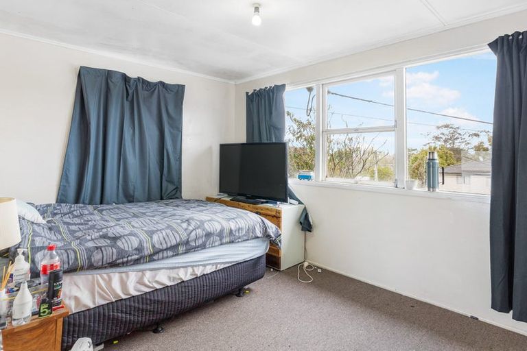 Photo of property in 17 Trinidad Road, Sunnynook, Auckland, 0620