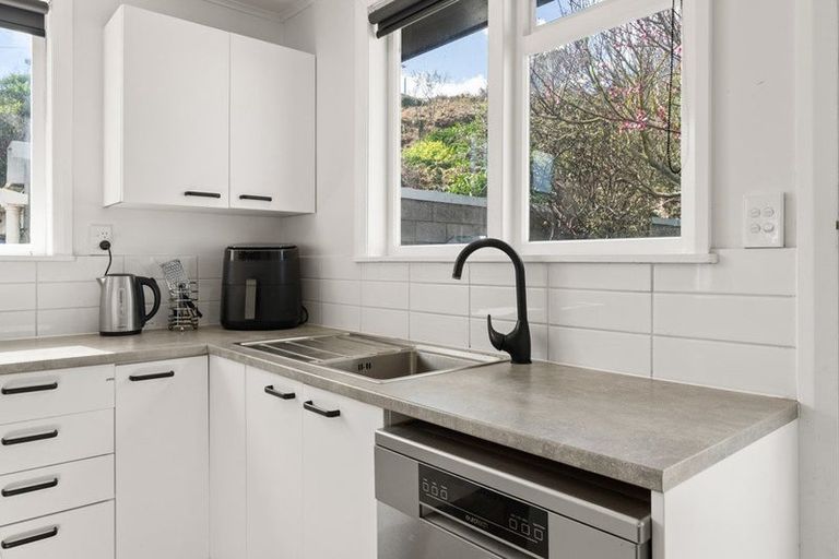 Photo of property in 128 Cornfoot Street, Castlecliff, Whanganui, 4501