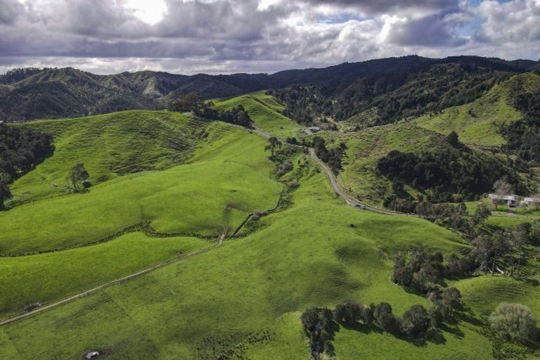 Photo of property in 288 Dimmock Road, Waitakaruru, 2471