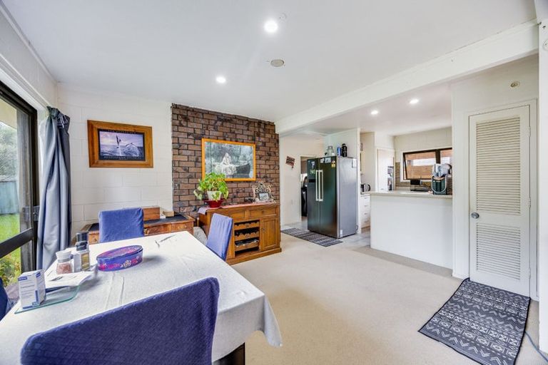 Photo of property in 130a Bruce Mclaren Road, Henderson, Auckland, 0612