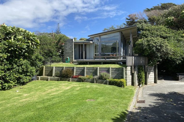 Photo of property in 4 Tangahoe Street, Paekakariki, 5034