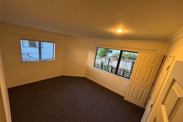 Photo of property in 27 Mariners View Road, Beach Haven, Auckland, 0626