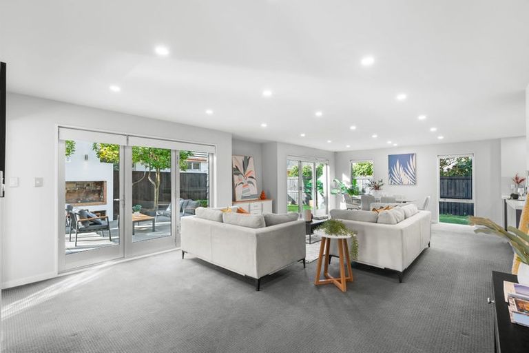 Photo of property in 16 Riverbank Road, Northwood, Christchurch, 8051