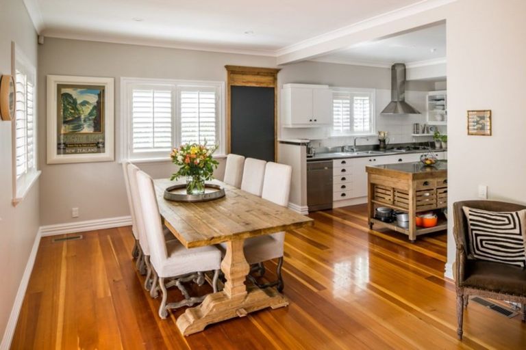 Photo of property in 21 Nikau Street, Eastbourne, Lower Hutt, 5013