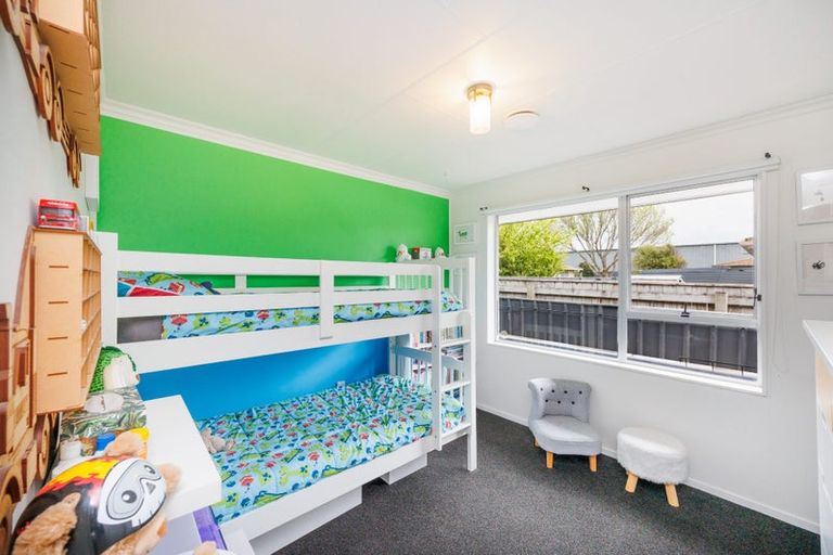 Photo of property in 10 Adams Place, Kelvin Grove, Palmerston North, 4414