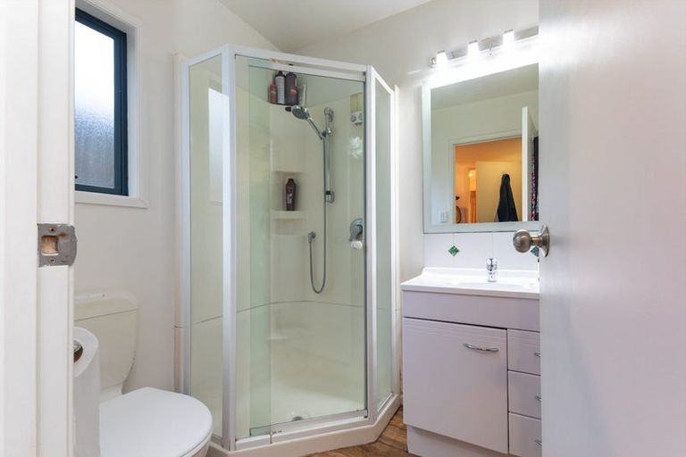 Photo of property in 220 Woodlands Park Road, Titirangi, Auckland, 0604