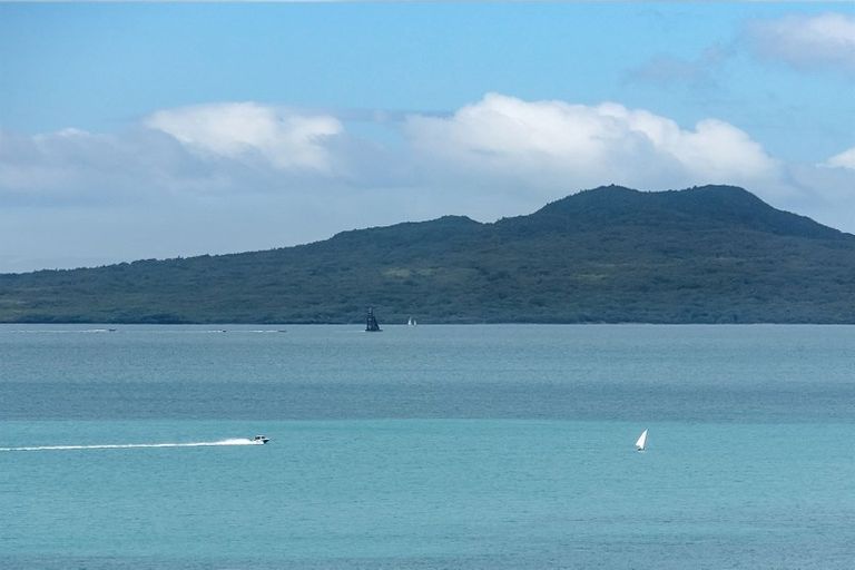 Photo of property in 115 Churchill Road, Rothesay Bay, Auckland, 0630