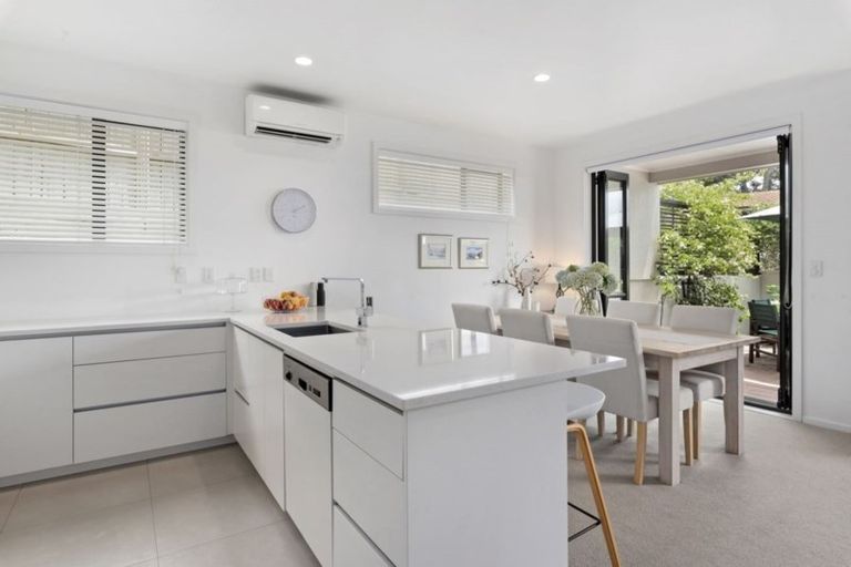 Photo of property in 7/270 Sunset Road, Windsor Park, Auckland, 0632