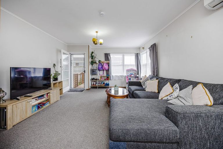 Photo of property in 1/94 Beaumonts Way, Manurewa, Auckland, 2102