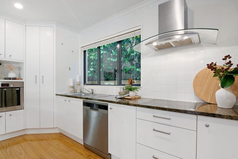 Photo of property in 1p/7-11 Bute Road, Browns Bay, Auckland, 0630