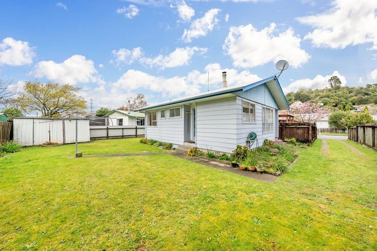 Photo of property in 1/59 Gemstone Drive, Birchville, Upper Hutt, 5018