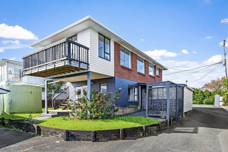 Photo of property in 1006 Whangaparaoa Road, Tindalls Beach, Whangaparaoa, 0930