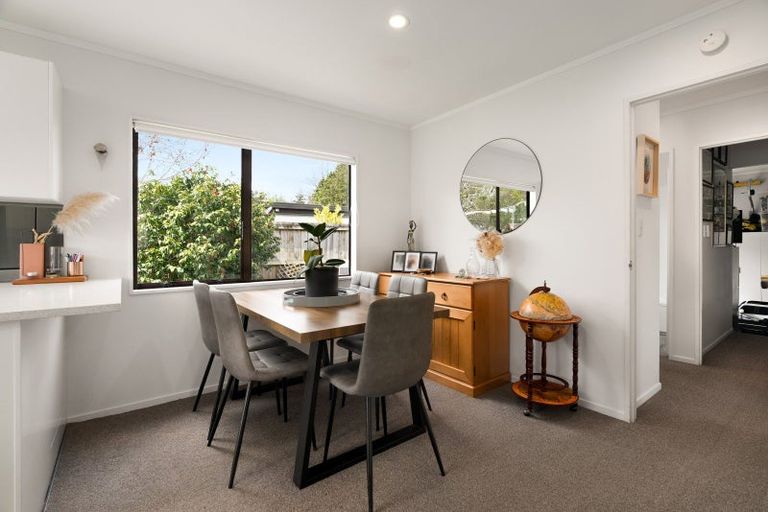 Photo of property in 80b Aviemore Drive, Highland Park, Auckland, 2010