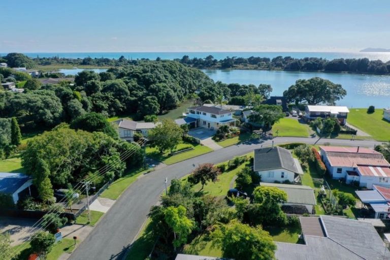 Photo of property in 41 Roretana Drive, Athenree, Katikati, 3177