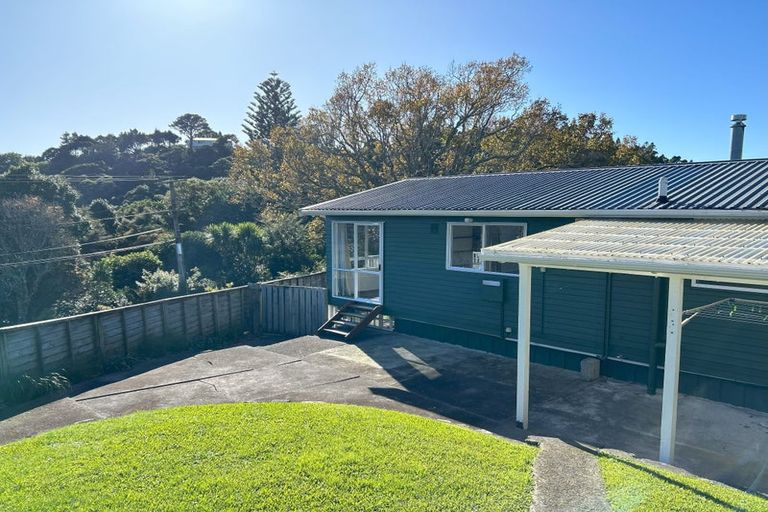 Photo of property in 757 South Titirangi Road, Titirangi, Auckland, 0604