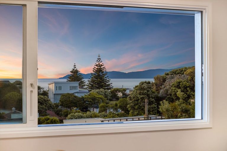 Photo of property in 67 Renown Road, Raumati South, Paraparaumu, 5032