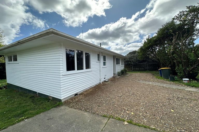 Photo of property in 61 Barrys Road, Glendene, Auckland, 0602