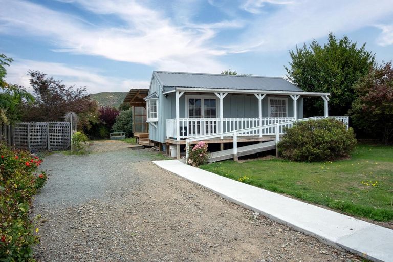 Photo of property in 10 Hillary Street, Waimate, 7924