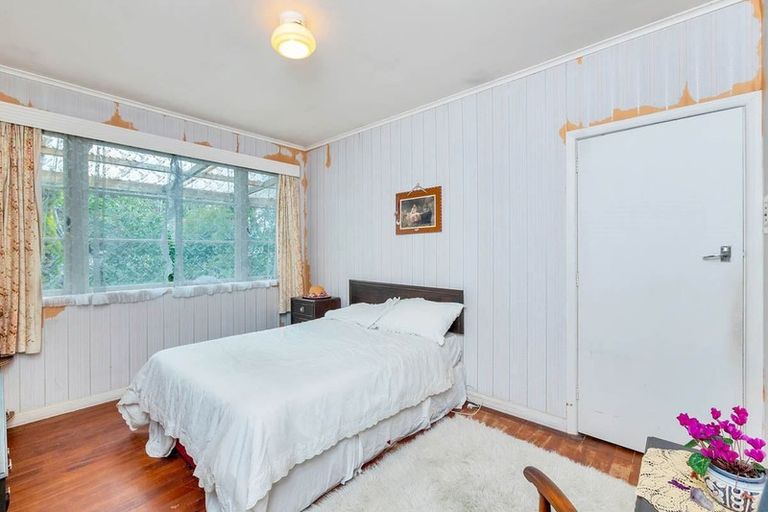 Photo of property in 12 Kamara Road, Glen Eden, Auckland, 0602