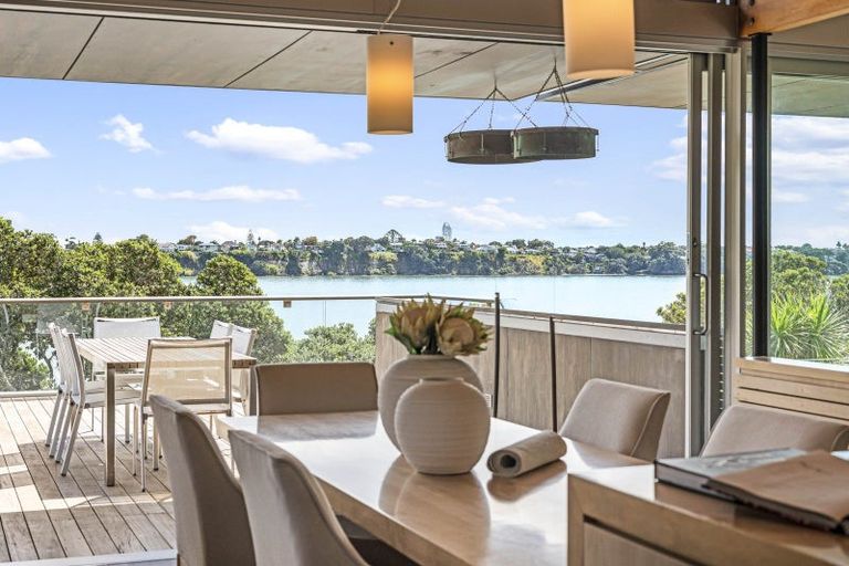 Photo of property in 94 Stanley Point Road, Stanley Point, Auckland, 0624