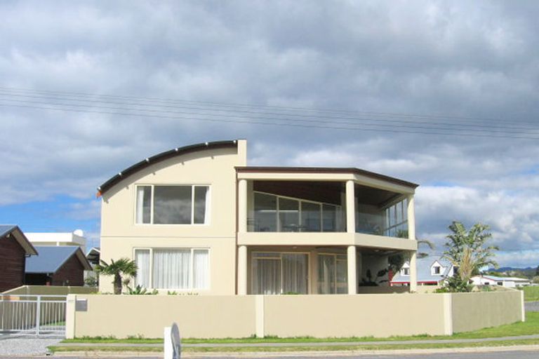 Photo of property in 525 Beach Road, Whangamata, 3620