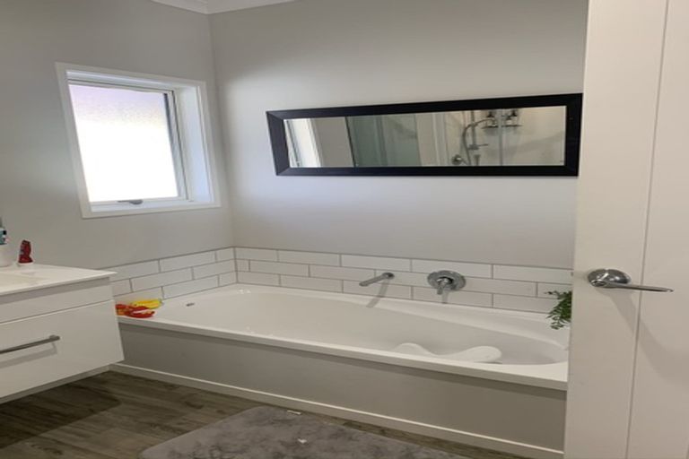 Photo of property in 8 Ngarue Place, Waitara, 4320