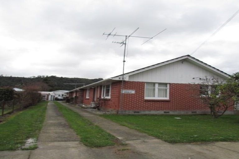 Photo of property in 2/5 Ruahine Street, Trentham, Upper Hutt, 5018