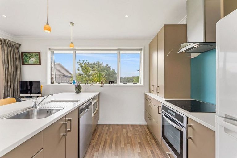 Photo of property in 46 Butterworth Crescent, Papamoa Beach, Papamoa, 3118