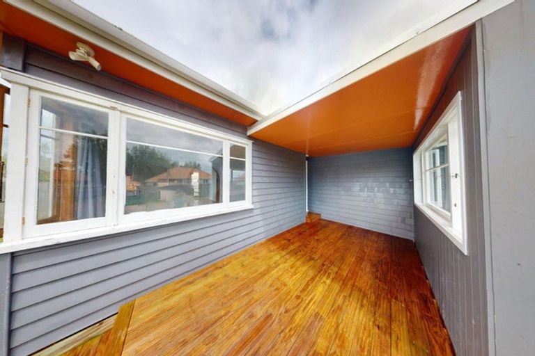 Photo of property in 6-8 Churchill Crescent, Foxton, 4814