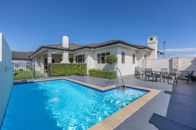 Photo of property in 12 Orotu Drive, Poraiti, Napier, 4112