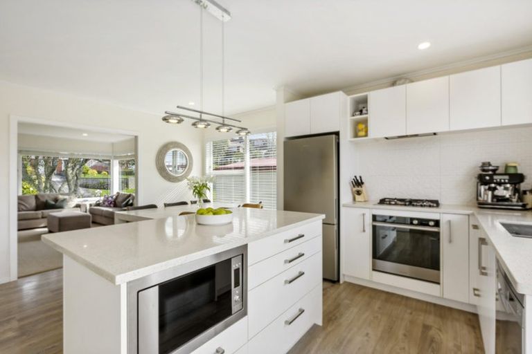 Photo of property in 25 Agincourt Street, Glenfield, Auckland, 0629