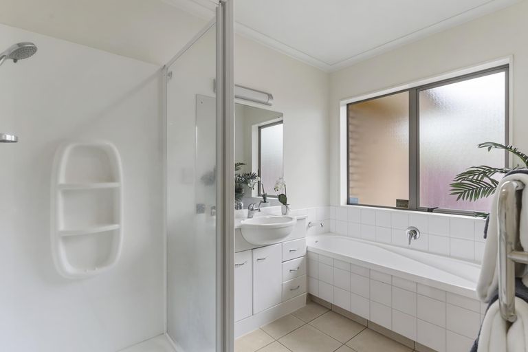 Photo of property in 48 Blackwood Drive, Wattle Downs, Auckland, 2103