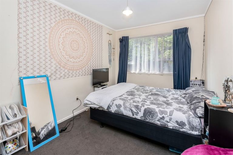 Photo of property in 2/35 Birman Close, Half Moon Bay, Auckland, 2012