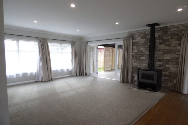 Photo of property in 122 Awaroa Road, Helensville, 0800